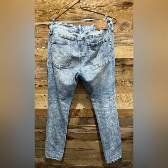 American Eagle distressed light wash jeans  32/34 slim versatile street skinny - Picture 3 of 5